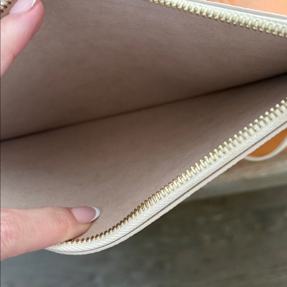 Louis Vuitton Cream Tote with Pink Monogram Accents - Picture 10 of 10